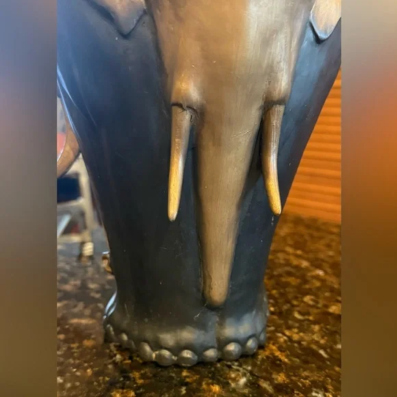 Vintage Design Toscano Artistic Elephant Motif Vase in Black & Gold